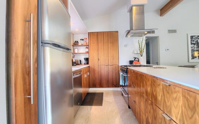 Travis Heights Modern I