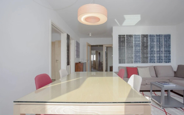 Liiiving - Bright Light Apartment