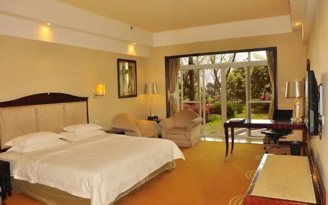Anqing Country Garden Phoenix Hotel