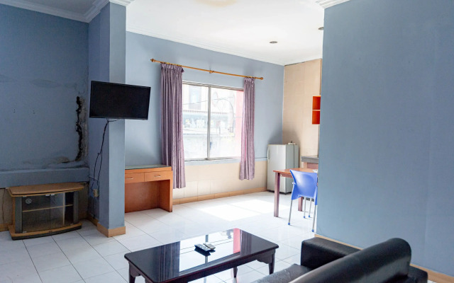 RedDoorz Plus @ Jalan Iskandar Muda Medan
