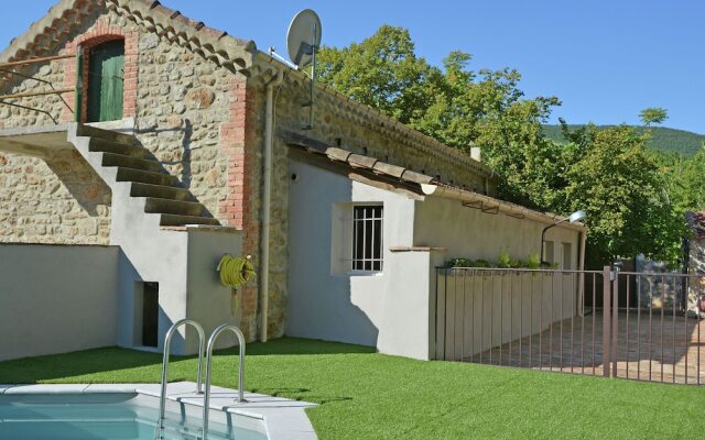 Quaint Villa With Private Pool in Molières-sur-cèze