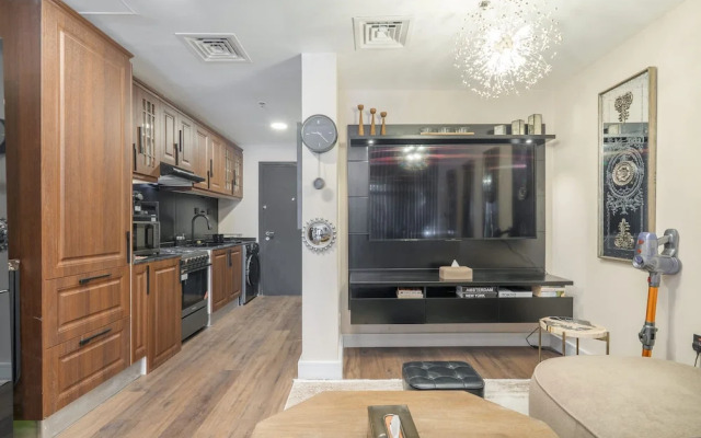 Extravagant Studio Stay for 2 in JVC