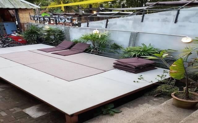 Shut Eye Party Hostel - Adults Only