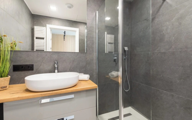 Shellter Apartment Rogowo by Renters