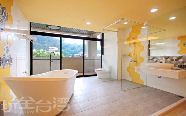 Ace House