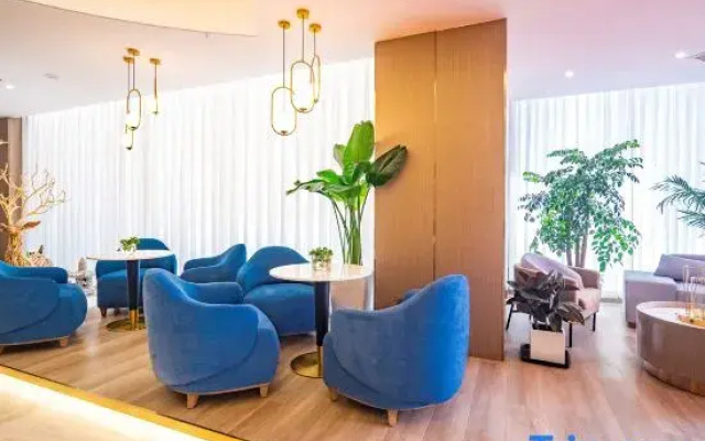 Starway Hotel (Urumqi Nanhu Square)