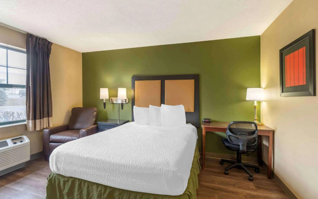 Extended Stay America Suites Chicago Woodfield Mall