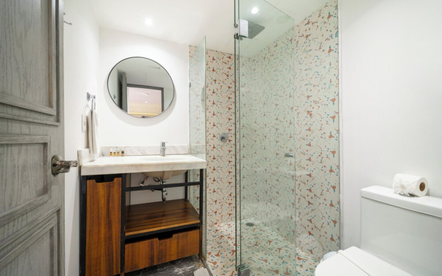 2 BR Condo - Rooftop Ocean View Joy 202
