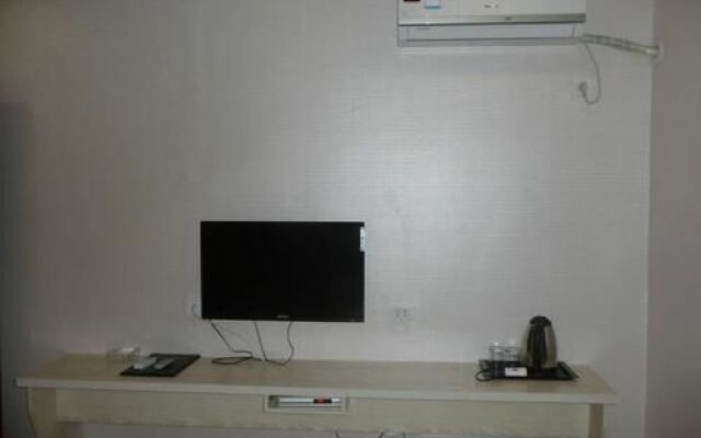 Yibai Express Hotel