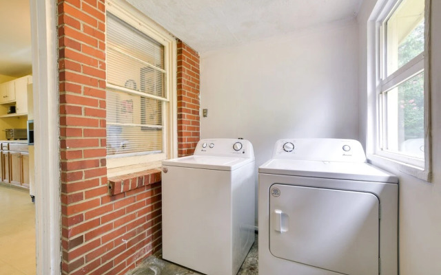 Fayetteville Vacation Rental ~ 6 Mi to Downtown!