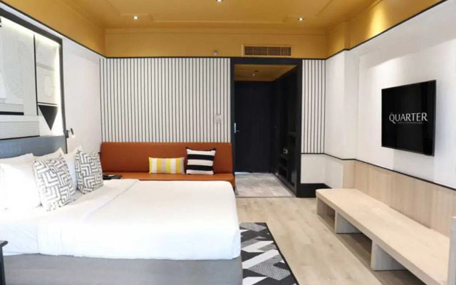 The Quarter Saphankhwai by UHG