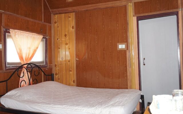 Talumpuk Seafood & Resort