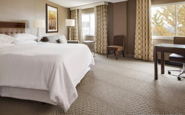 Wyndham Omaha / West Dodge