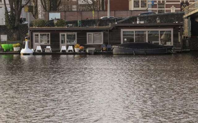 little AMSTEL HouseBoat