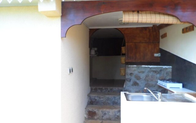 Studio in Étang Salé, With Wonderful sea View, Private Pool, Enclosed Garden