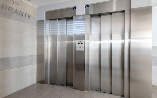 Almirante 903 JUST ON THE BEACH