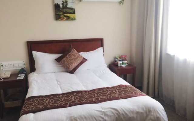 Greentree Inn Shanghai Zhujing Business Hotel