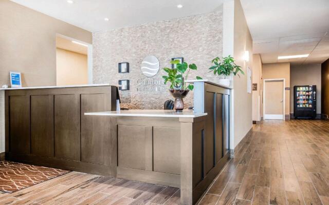 Comfort Inn & Suites