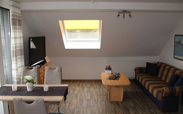 Apartment in Elpe With Balcony, Garden Furniture, Heating