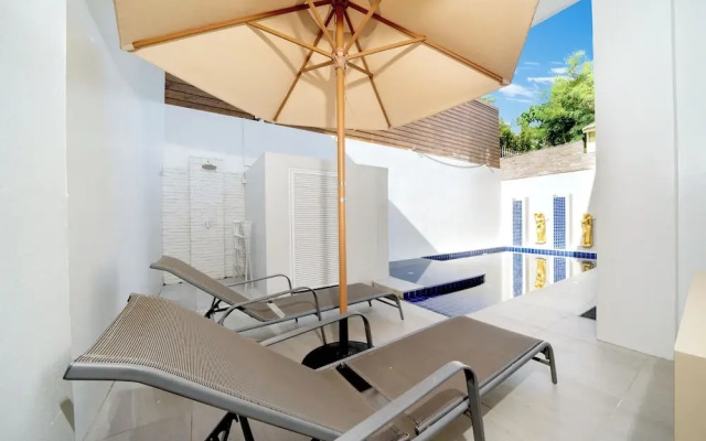 Elegant 3BR Pool Villa Sara near NaiHarn