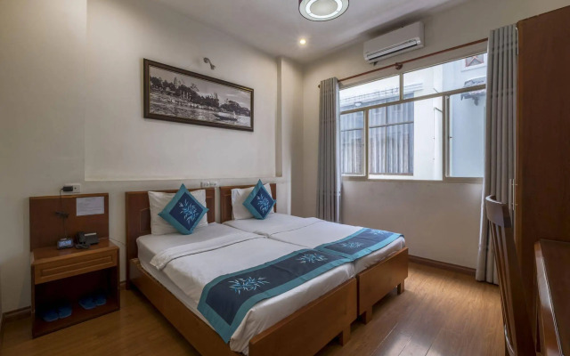 Blue River Hotel