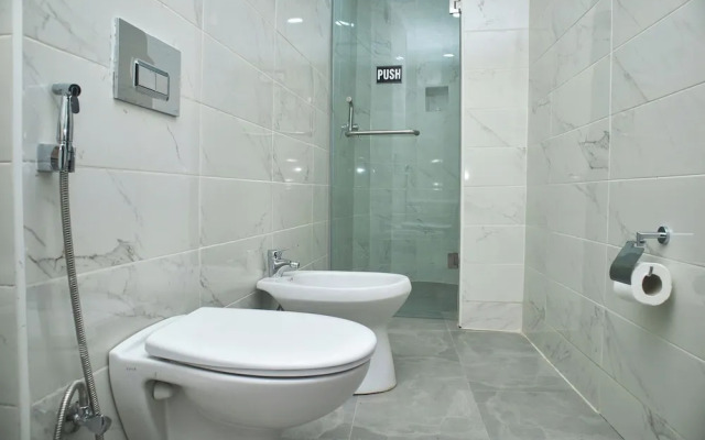 Royalbirds Hotel & Towers