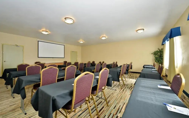 Super 8 Marion OH