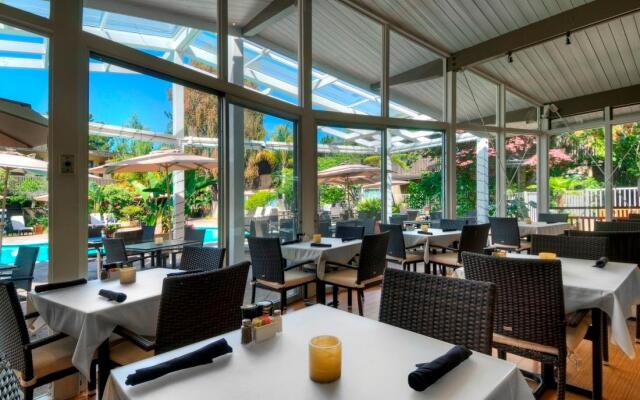 Dinah's Garden Hotel