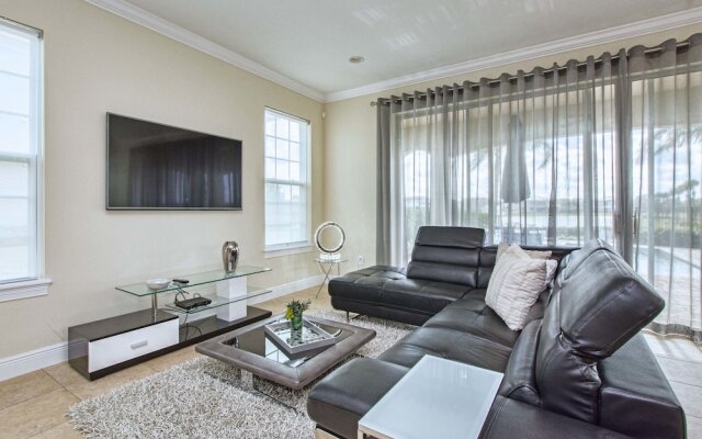 7824 Loxahatchee Court