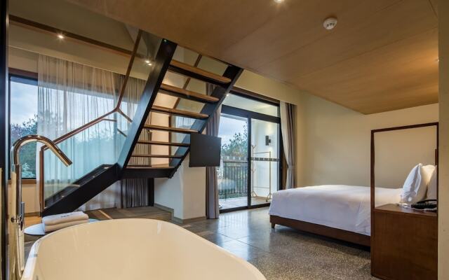 Yue Xi Shan Ju Resort