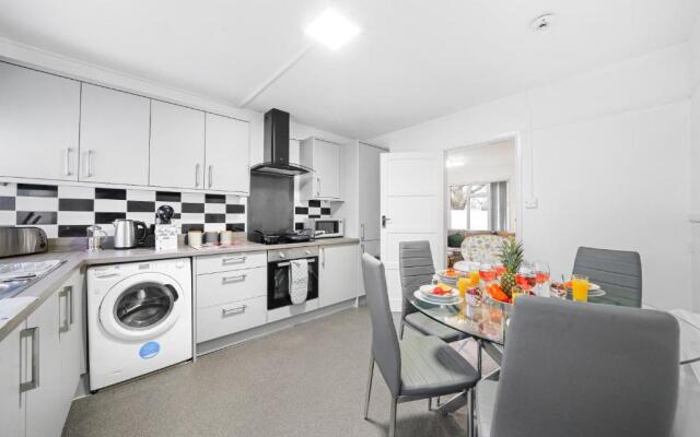 Newly Launched ✪Classy 2-Bed Property✪ Chelmsford