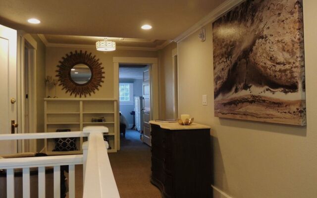 Huff House Inn and Cabins