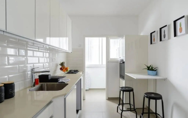 Botiuqe apartment . 100 meters from the beach