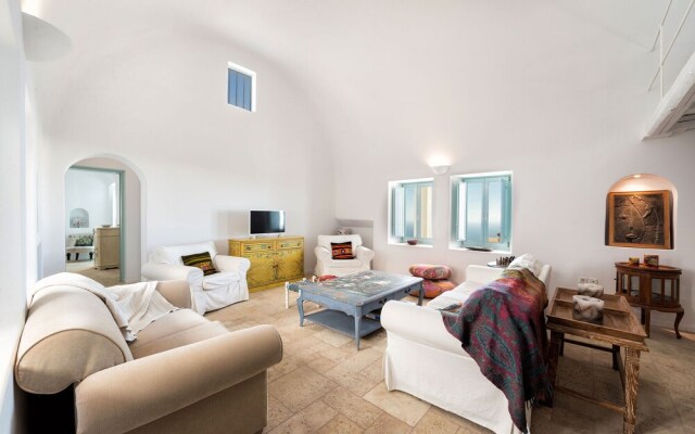 Sleeps8-parking-garden-pool-sunsets-barbeque