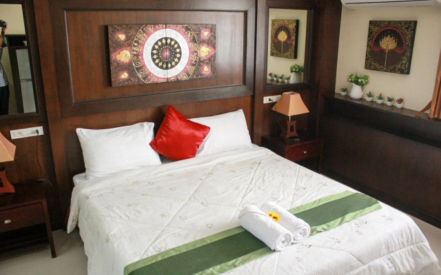 七岩巴黎式旅馆(Cha am Paris Style Guest House)