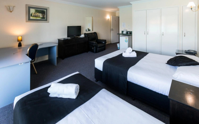 Comfort Hotel Pacific Cleveland – Guest Rooms – Cleveland