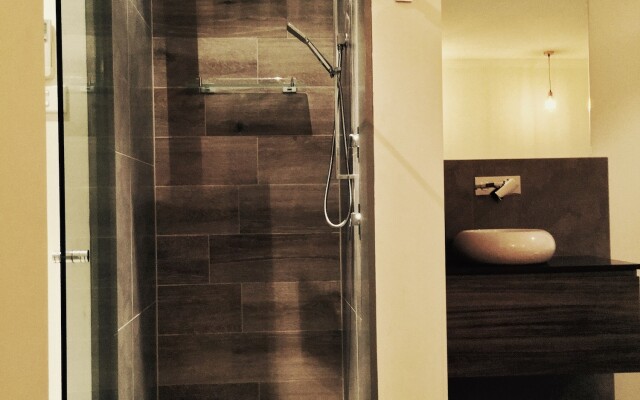 Sydney Riseon Hotel