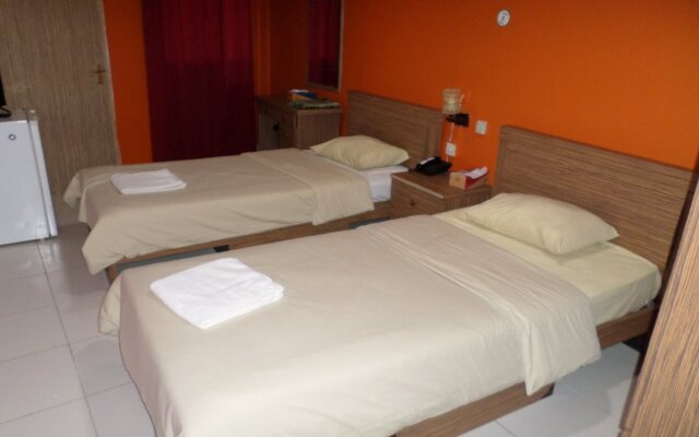 OYO 925 Emirates Hotel