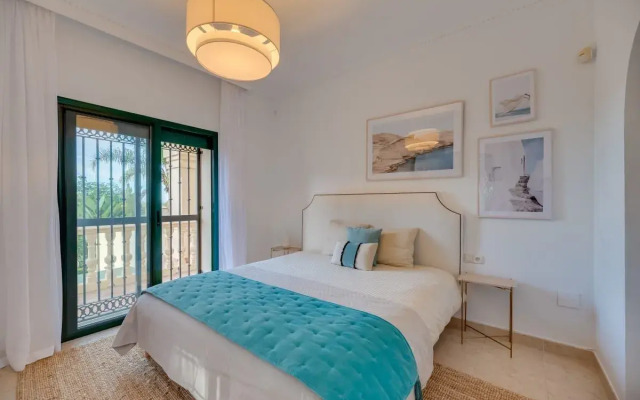 All About Casa Roca