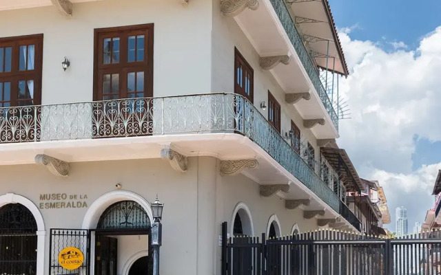 The Plaza Catedral Views by Acomodo Casco Viejo