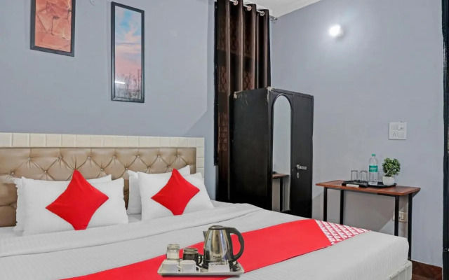 Oyo 92864 Silver Stone