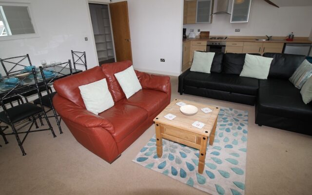 Ashgrove Court Penthouse's by Cardiff Holiday Homes