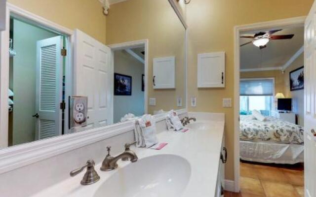 Palm Isle 3210 by RedAwning