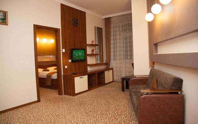 Askar  Hotel