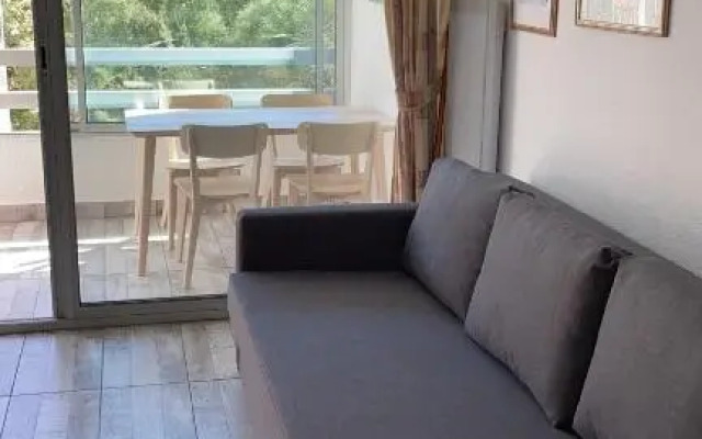 Spacieux studio sur le port de hyeres