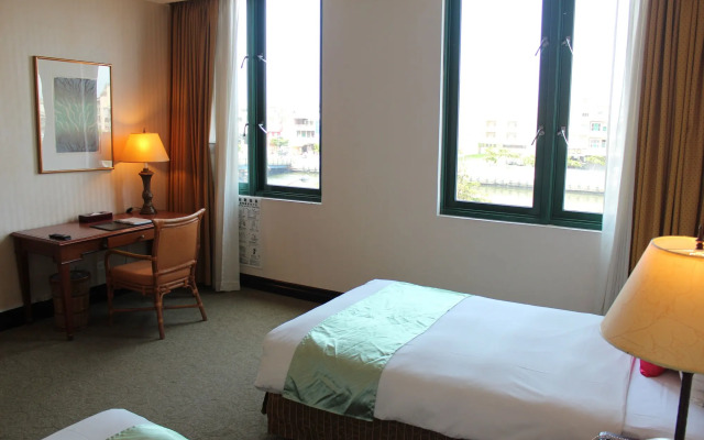 Wei-Yat Grand Hotel