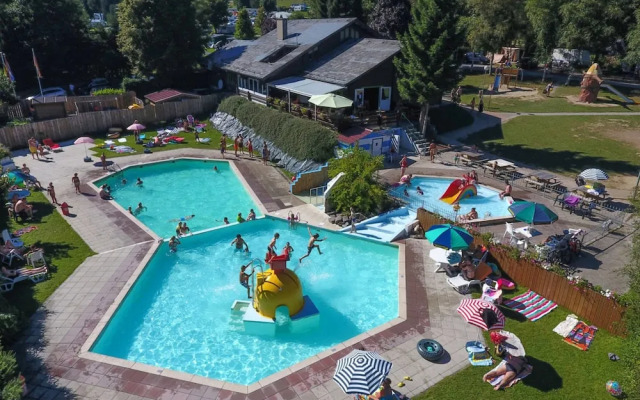 Relaxing Chalet in Dochamps With Swimming Pool and Terrace