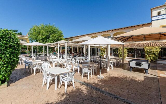 Mariner Club Apartments