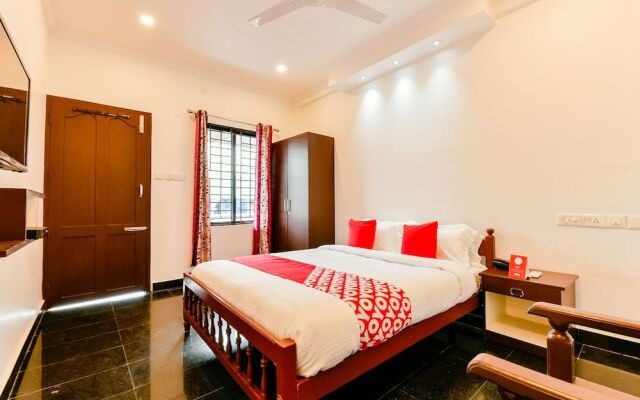 OYO 23106 Vattekad Tourist Home