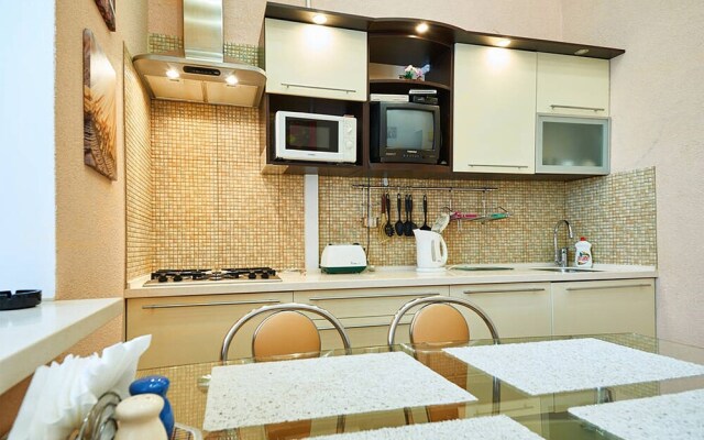 Апартаменты Home-Hotel, ул. Лысенко, 1